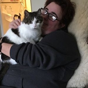 Meet your Posher, Crystal